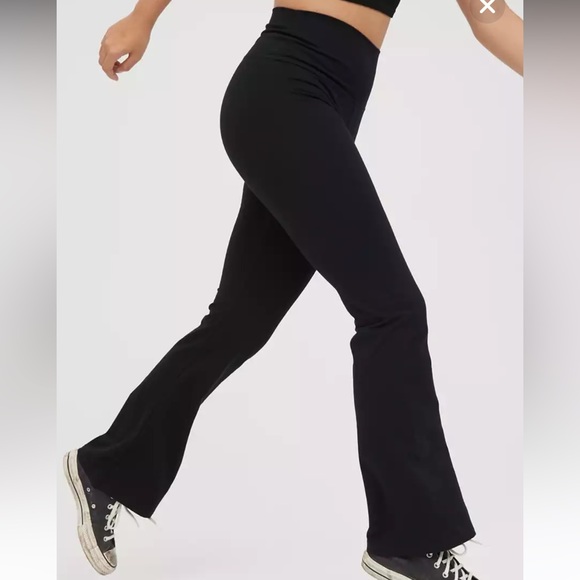 OFFLINE By Aerie OG High Waisted Flare Legging medium perfect condition NWOT - Picture 1 of 3